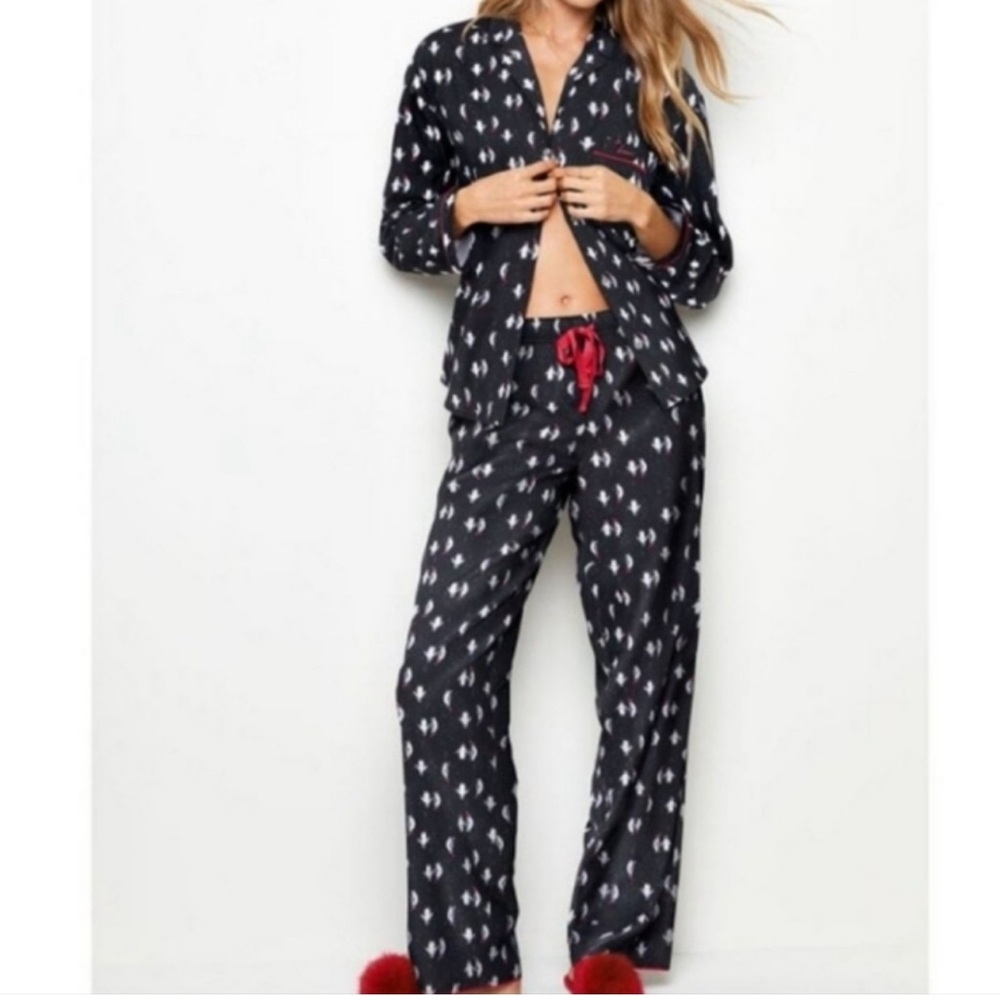 Victoria's Secret 2 piece Sleepwear with Penguins Flannel Pajamas Set Size M